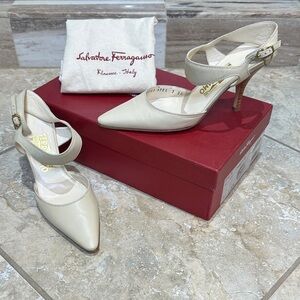 Salvatore Ferragamo Sourir Magnolia Kid Bone Ivory 7AA
